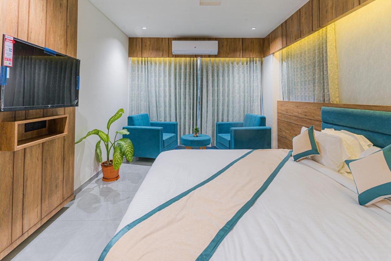 Hotel The Grand Heaven กันตินาการ์ ภายนอก รูปภาพ